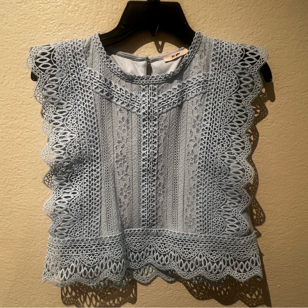 Miami Lace Mi Ami Women's Baby Blue Lace Crew Neck Sleeveless Crop Top🦋